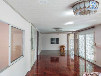 *****บ้านเดี่ยวมือสองย่านกรุงเทพฯ ม.ซื่อตรง28 นวมินทร์ เนื้อที่กว้างขวางมากถึง 108 ตร.ว. ฟังก์ชัน 5 ห้องนอน 4 ห้องน้ำ ที่จอดรถ 2 คัน บ้านหลังใหญ่ พื้นที่ใช้สอยกว้างขวาง พร้อมเข้าอยู่ บนทำเลแห่งการเดินทาง ใกล้รถไฟฟ้าสายสีชมพู "สถานีรามอินทรา40" และจุดขึ้นทางด่วน "รามอินทรา"